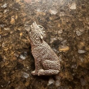 Wildlife Collection by George Harris Wolf Fine Pewter Pin